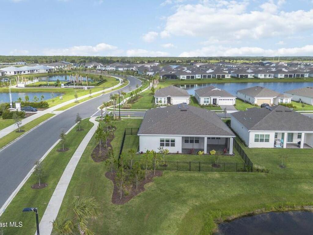 8969 Shoreline Avenue, Melbourne, FL 32940