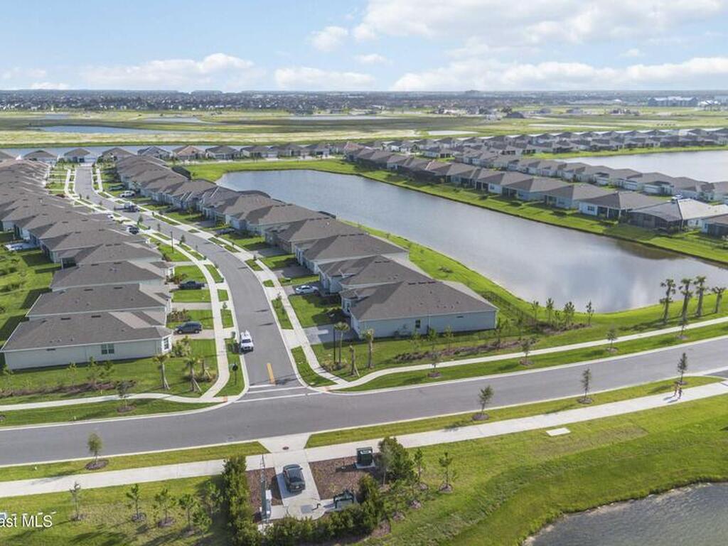 8969 Shoreline Avenue, Melbourne, FL 32940