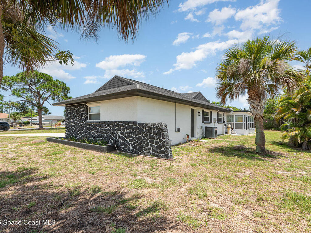 1245 Arlington Circle, Merritt Island, FL 32952