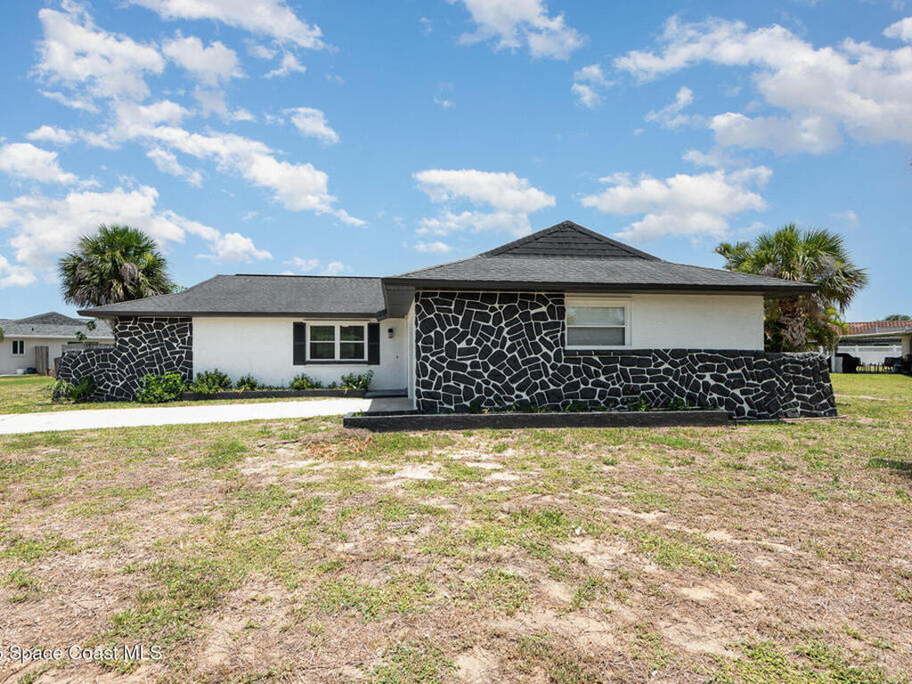 1245 Arlington Circle, Merritt Island, FL 32952