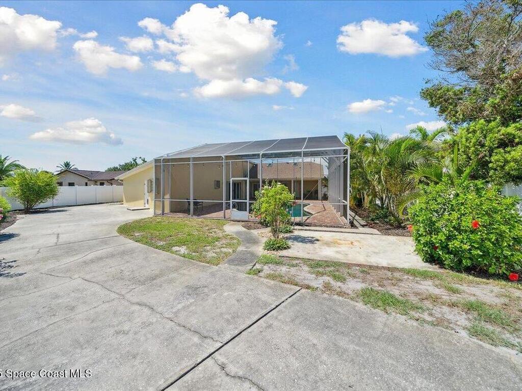 528 Alhambra Street, Indian Harbour Beach, FL 32937