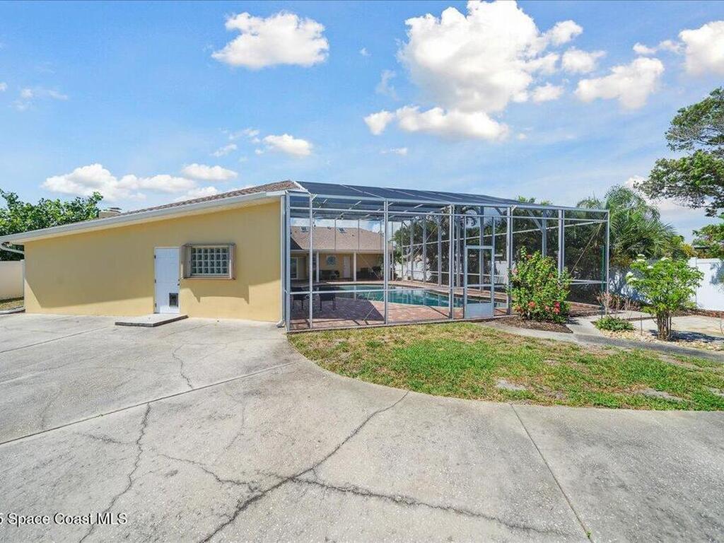 528 Alhambra Street, Indian Harbour Beach, FL 32937