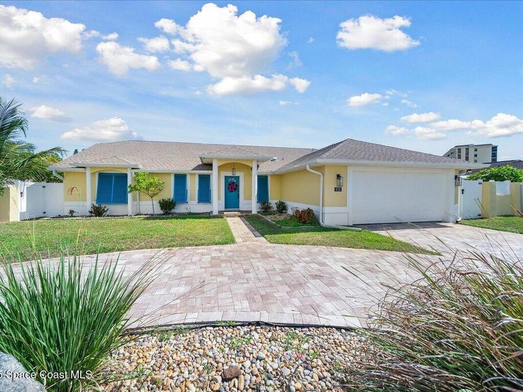528 Alhambra Street, Indian Harbour Beach, FL 32937