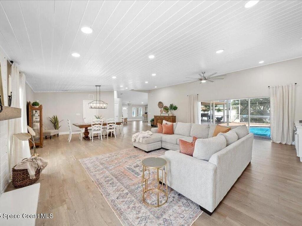 528 Alhambra Street, Indian Harbour Beach, FL 32937