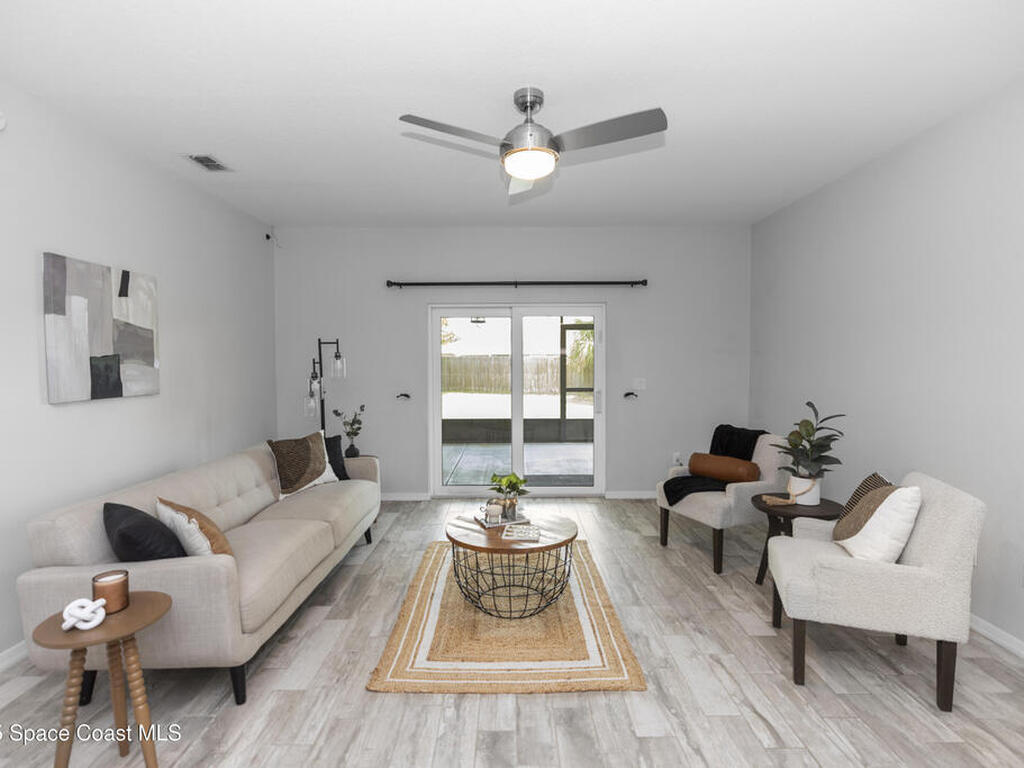 2305 Ascot Avenue, Orlando, FL 32833