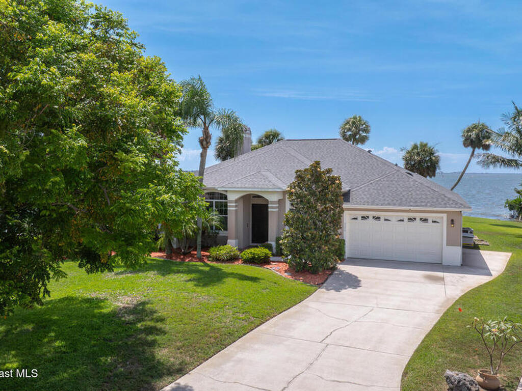 2090 Schooner Road, Merritt Island, FL 32952