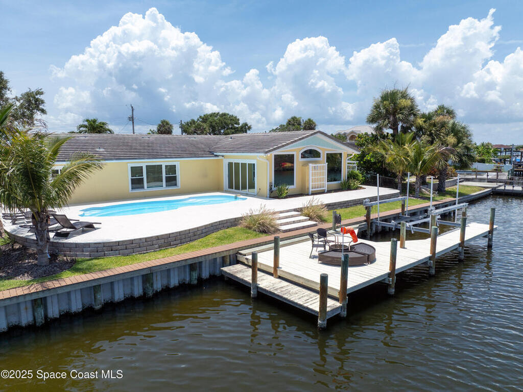211 Jamaica Drive, Cocoa Beach, FL 32931