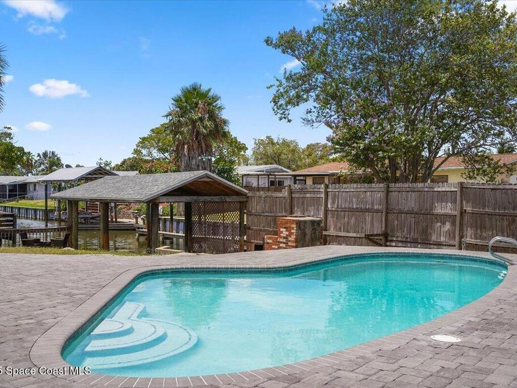635 Barrett Drive, Merritt Island, FL 32952