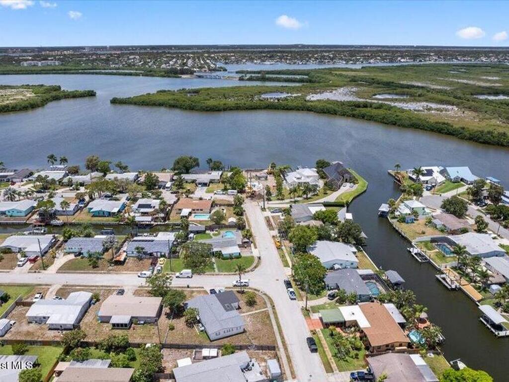 635 Barrett Drive, Merritt Island, FL 32952