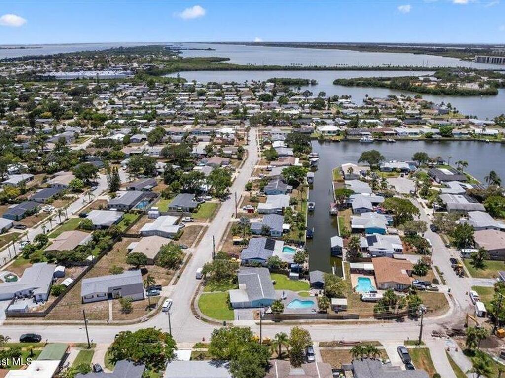 635 Barrett Drive, Merritt Island, FL 32952
