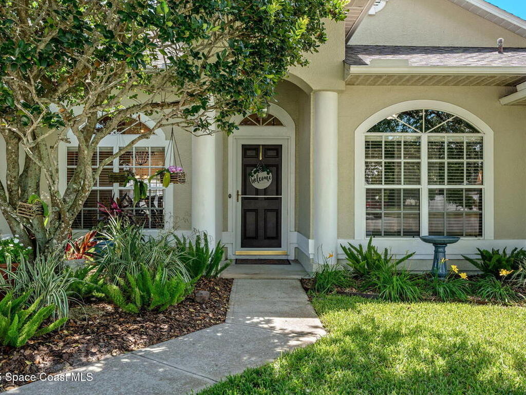 585 Lake Victoria Circle, Melbourne, FL 32940