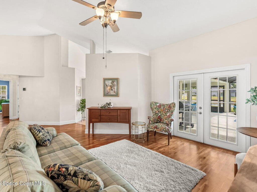 585 Lake Victoria Circle, Melbourne, FL 32940