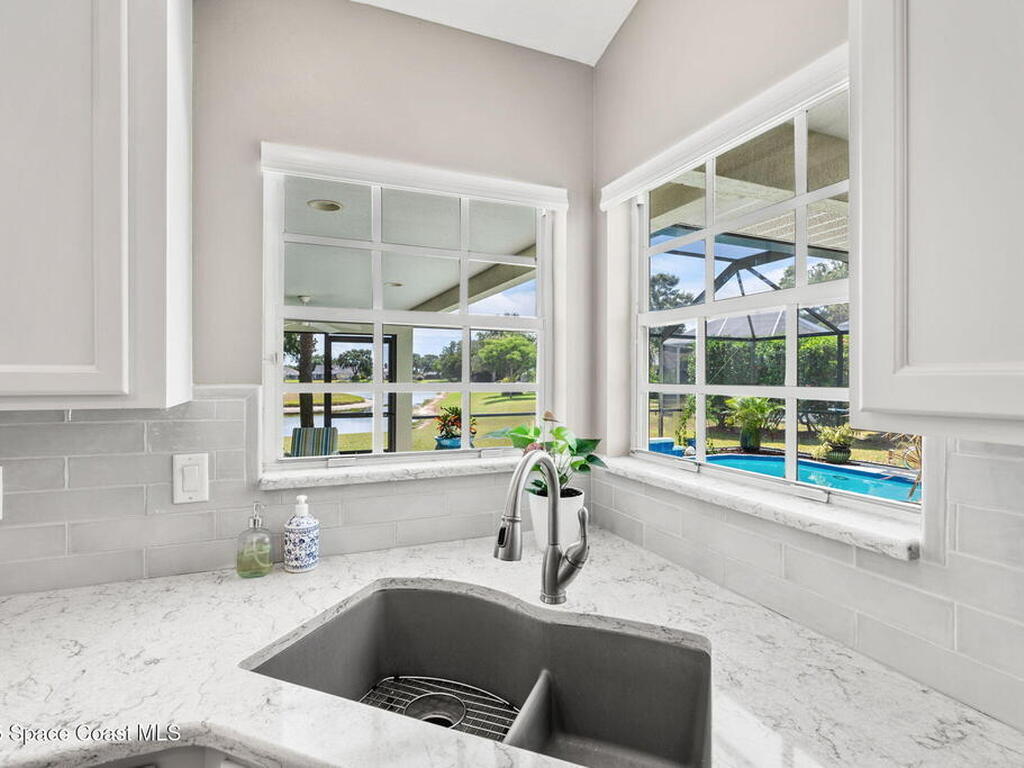 585 Lake Victoria Circle, Melbourne, FL 32940