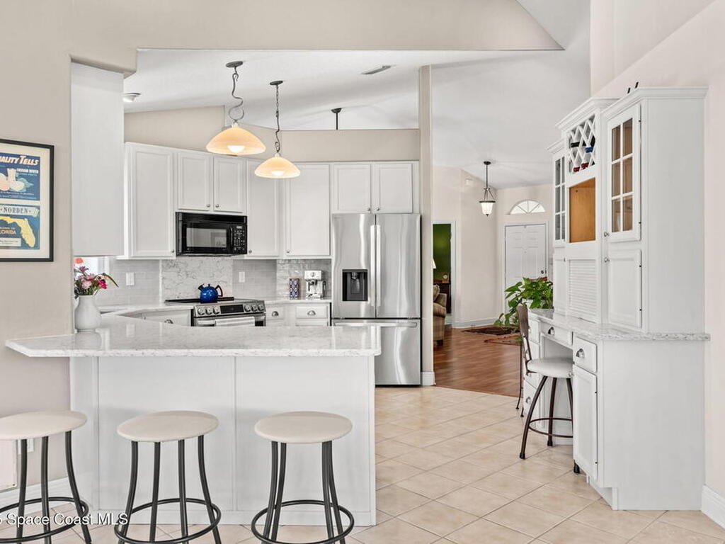 585 Lake Victoria Circle, Melbourne, FL 32940