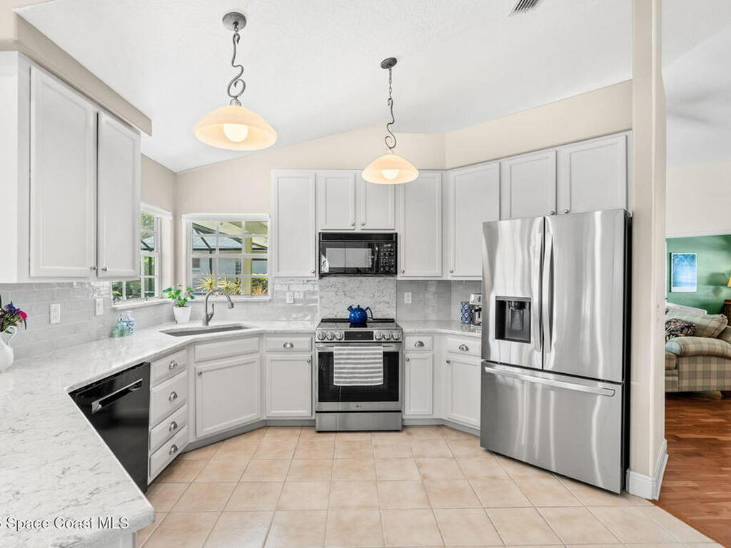 585 Lake Victoria Circle, Melbourne, FL 32940