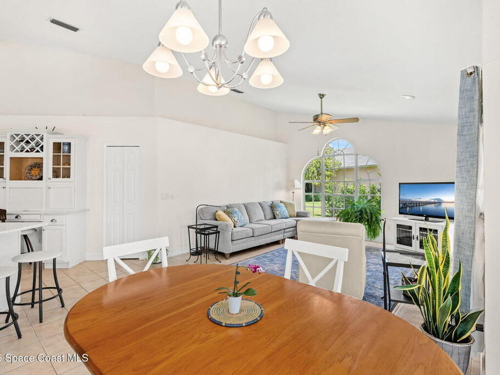 585 Lake Victoria Circle, Melbourne, FL 32940