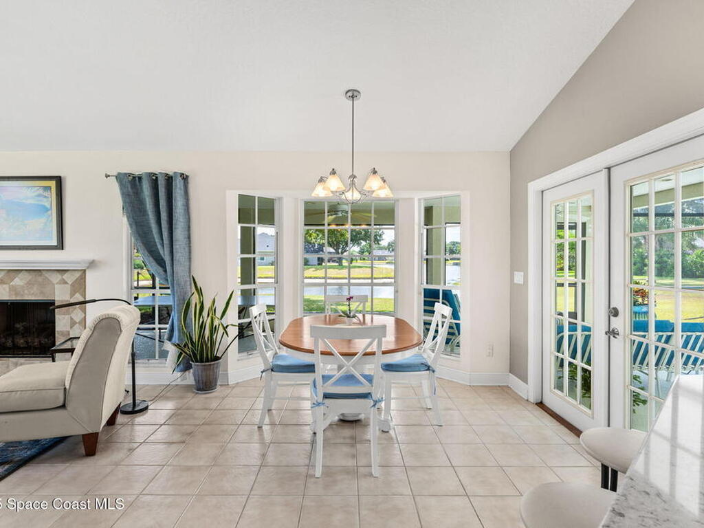 585 Lake Victoria Circle, Melbourne, FL 32940