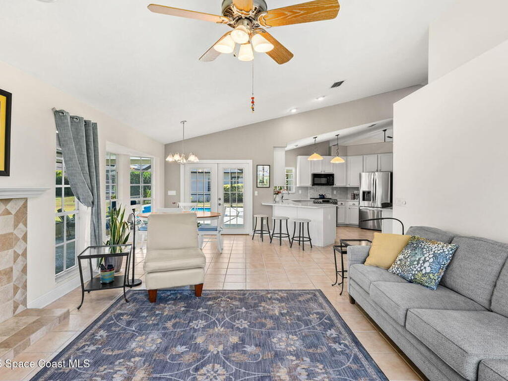 585 Lake Victoria Circle, Melbourne, FL 32940