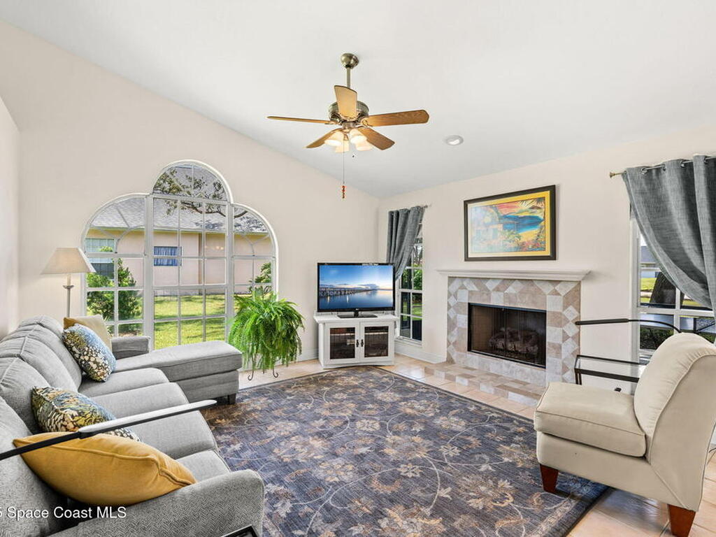 585 Lake Victoria Circle, Melbourne, FL 32940