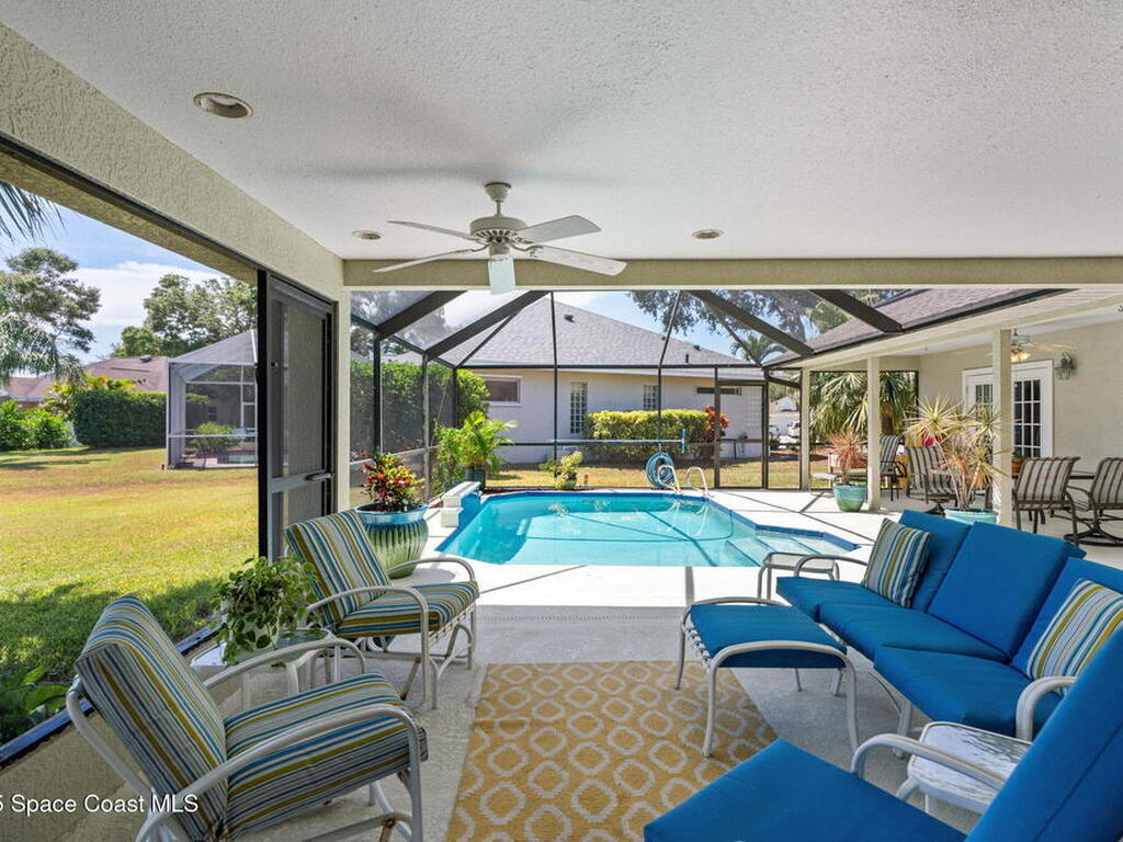 585 Lake Victoria Circle, Melbourne, FL 32940