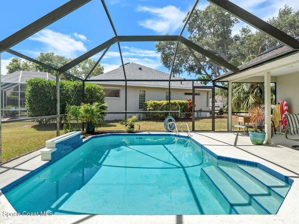 585 Lake Victoria Circle, Melbourne, FL 32940