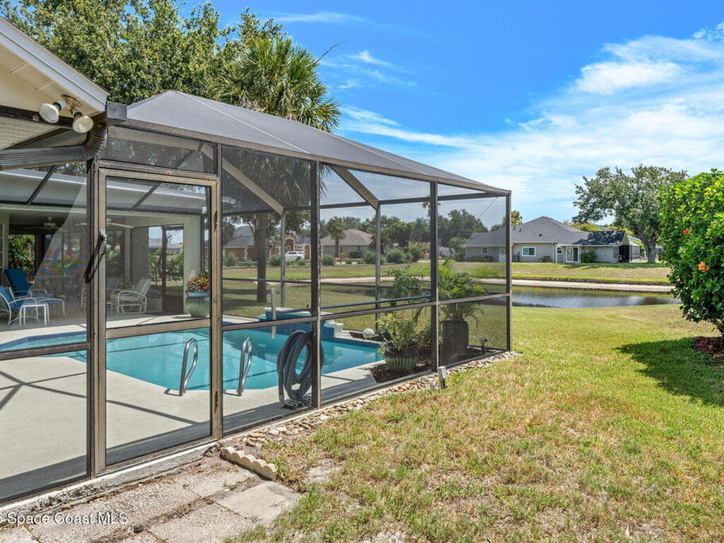 585 Lake Victoria Circle, Melbourne, FL 32940