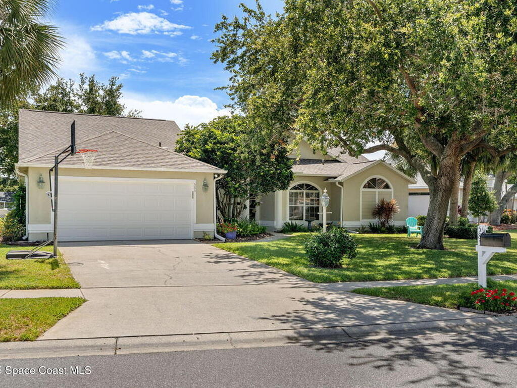 585 Lake Victoria Circle, Melbourne, FL 32940