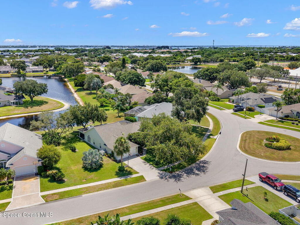585 Lake Victoria Circle, Melbourne, FL 32940