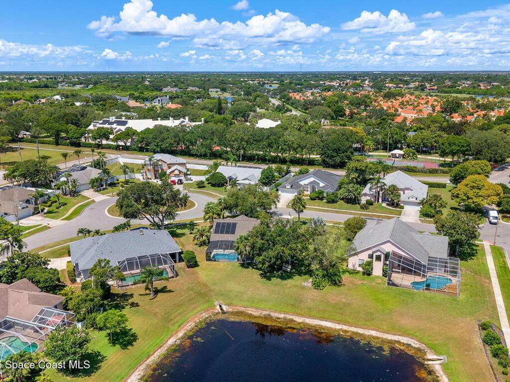 585 Lake Victoria Circle, Melbourne, FL 32940