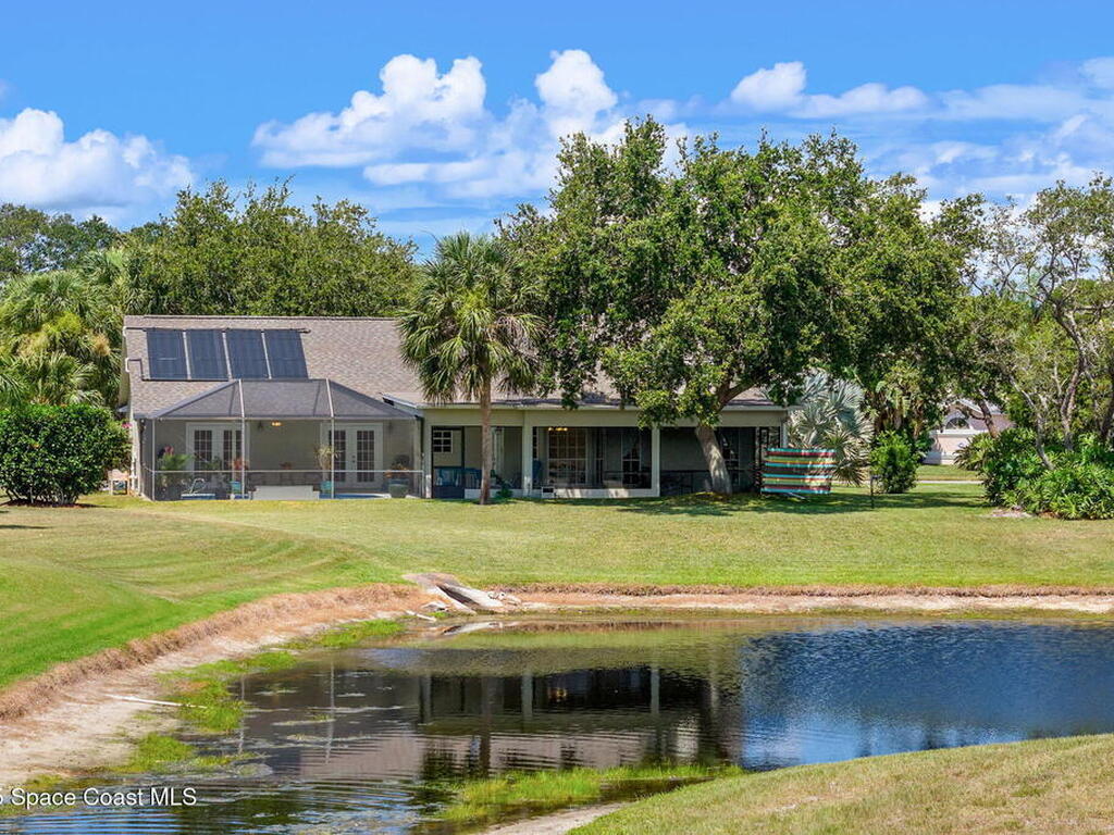 585 Lake Victoria Circle, Melbourne, FL 32940