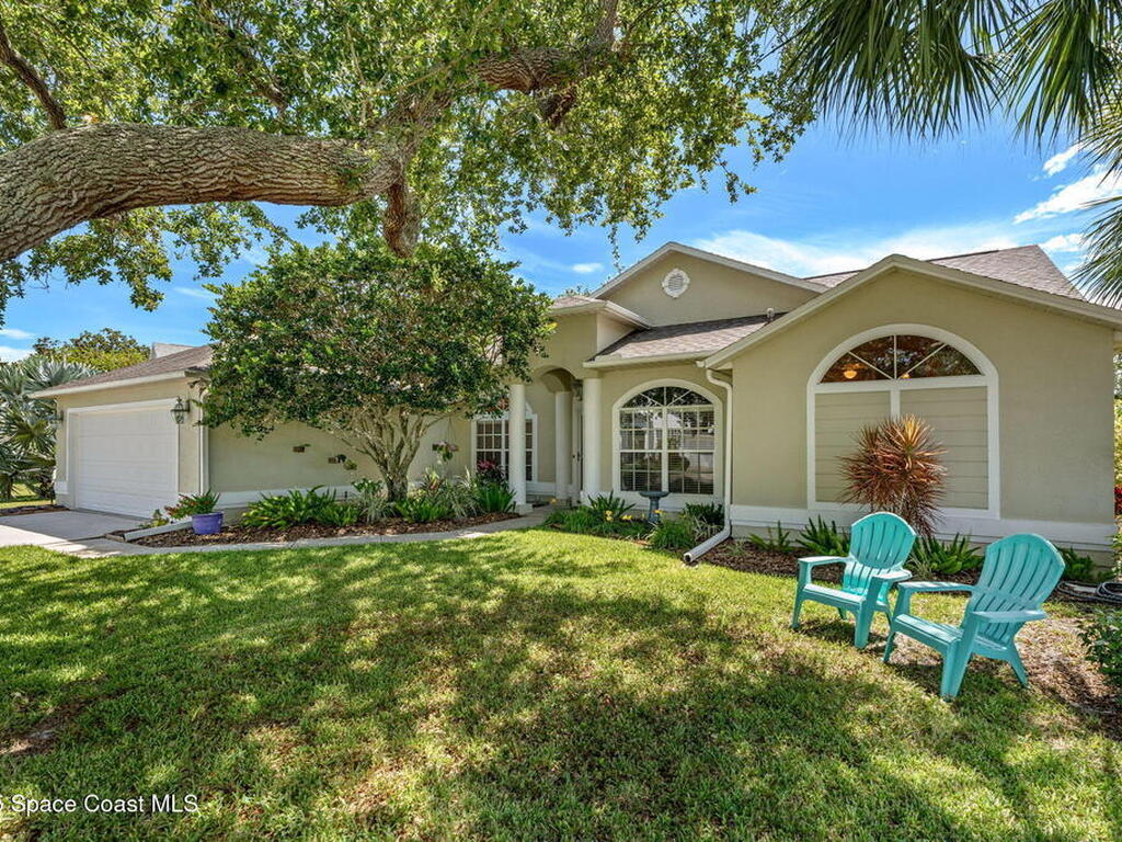 585 Lake Victoria Circle, Melbourne, FL 32940