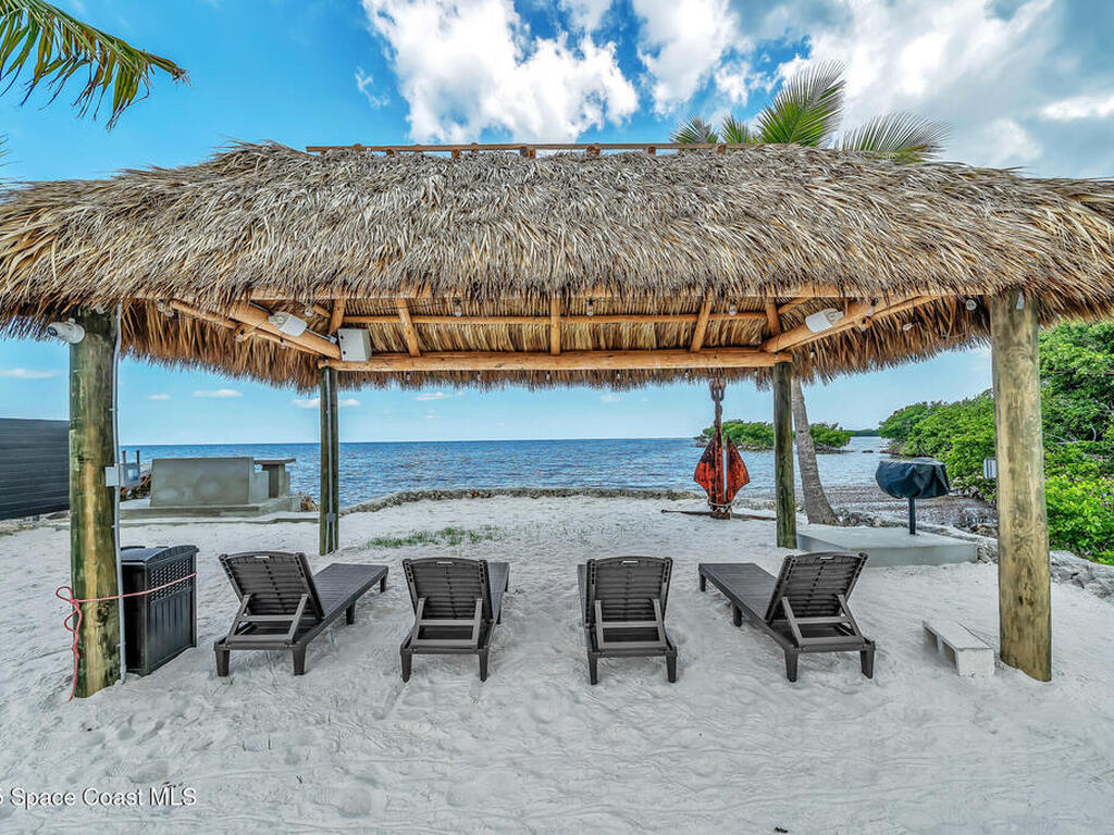 16 Seaside Ave Avenue, Key Largo, FL 33037