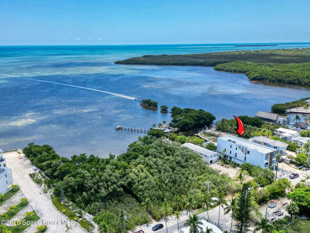 16 Seaside Ave Avenue, Key Largo, FL 33037
