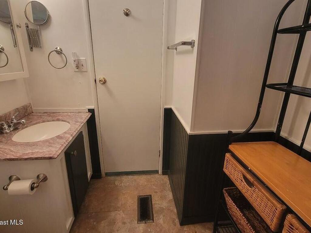 566 Marnie Circle, Melbourne, FL 32904