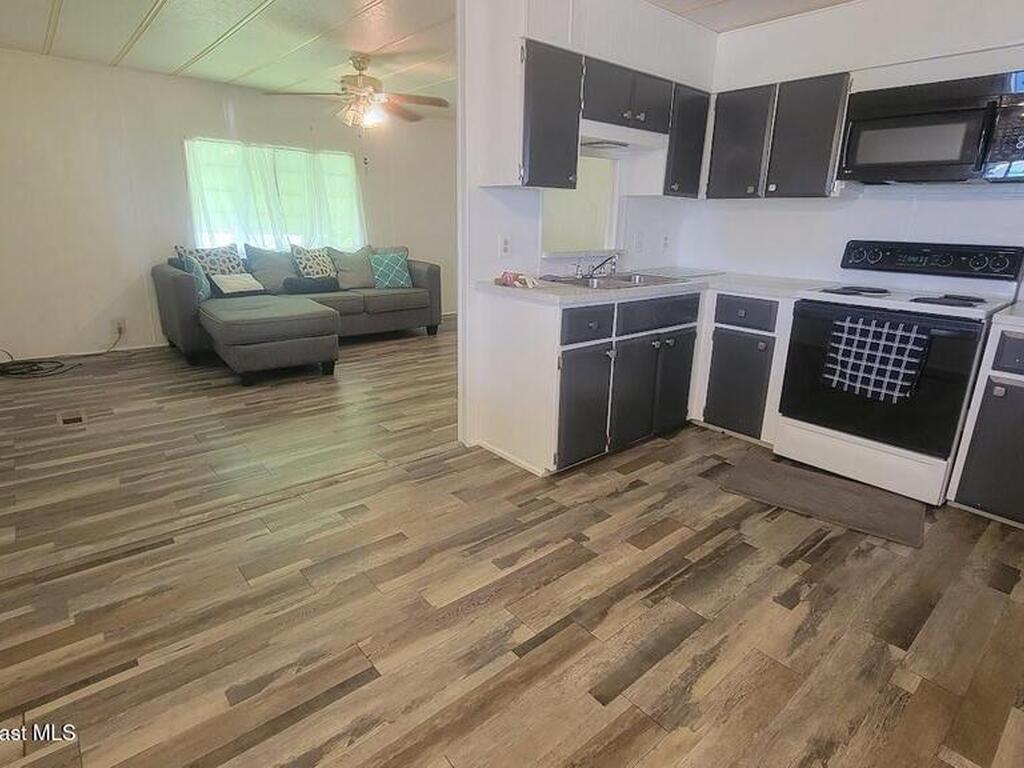 566 Marnie Circle, Melbourne, FL 32904