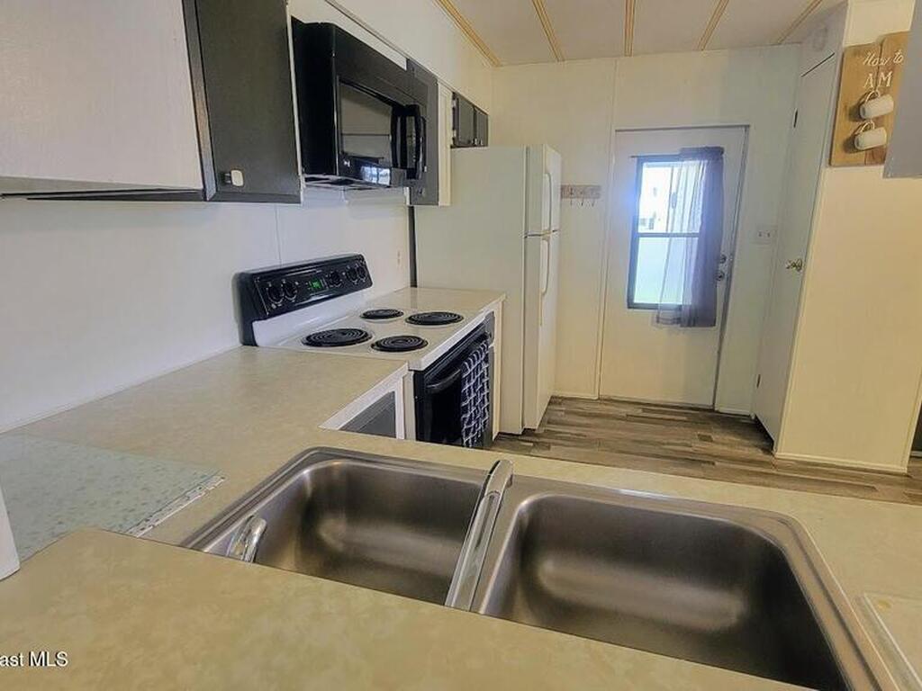 566 Marnie Circle, Melbourne, FL 32904