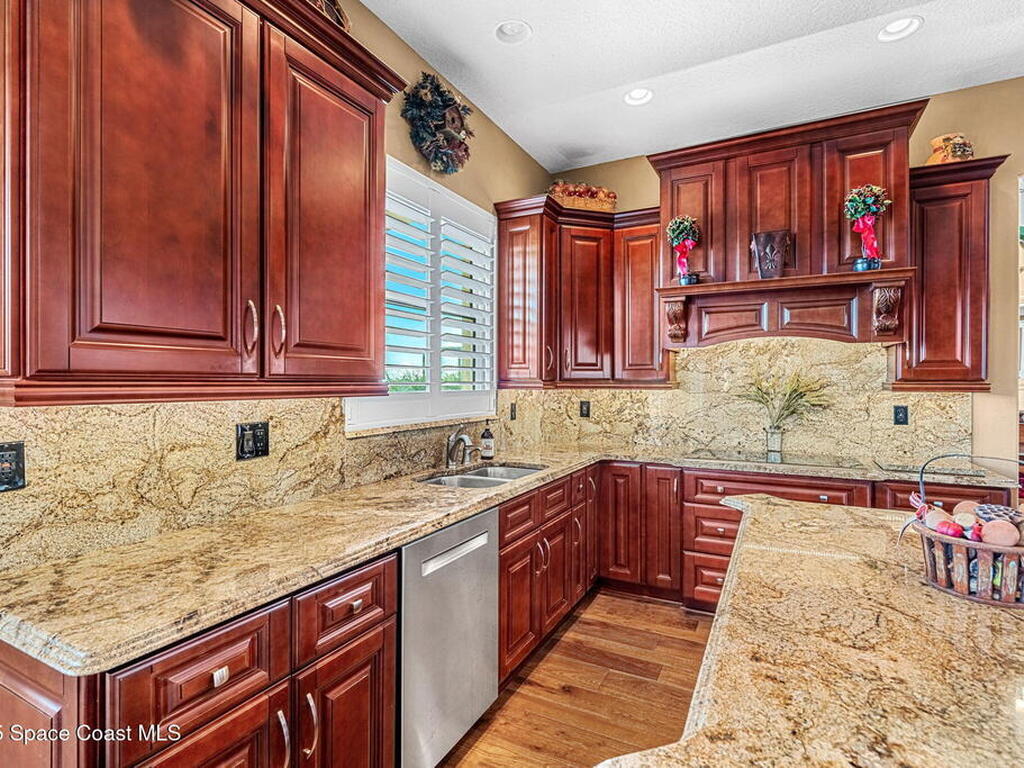 1660 Sandpiper Street, Merritt Island, FL 32952