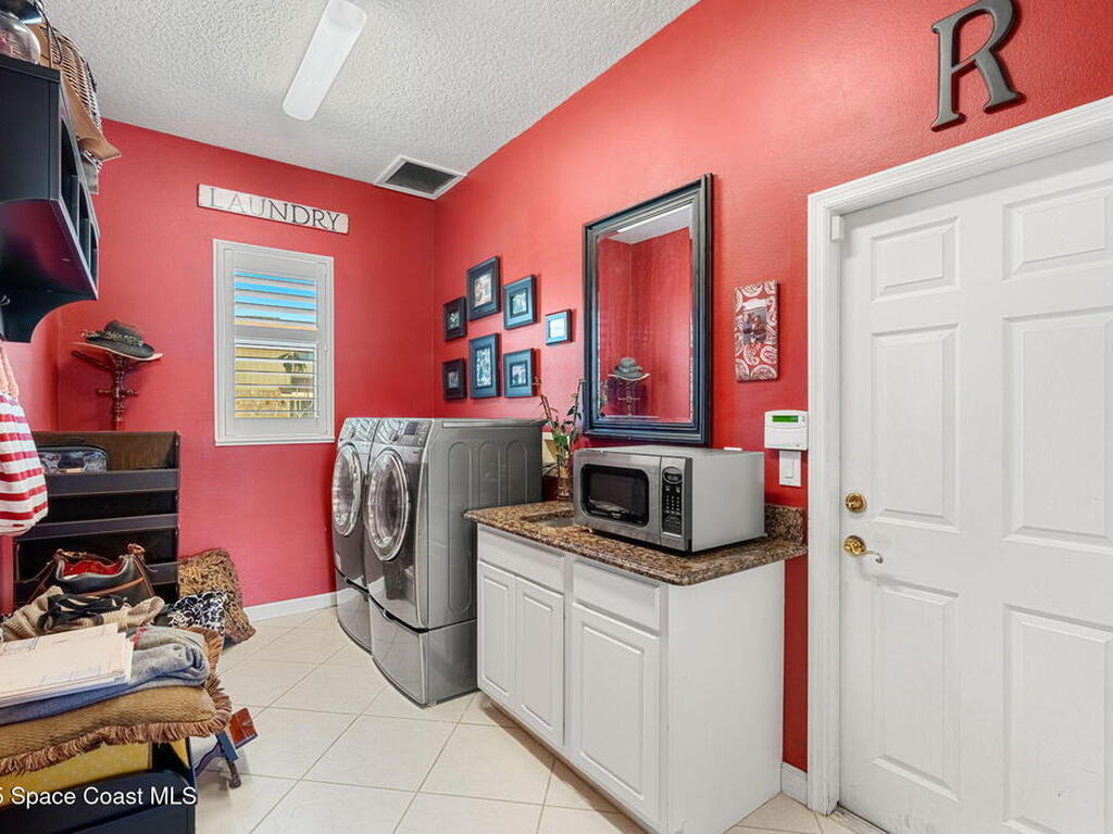 1660 Sandpiper Street, Merritt Island, FL 32952