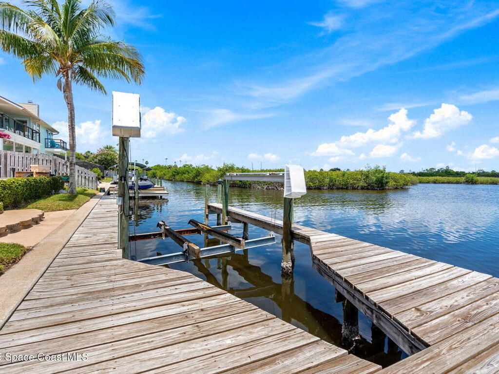 1660 Sandpiper Street, Merritt Island, FL 32952
