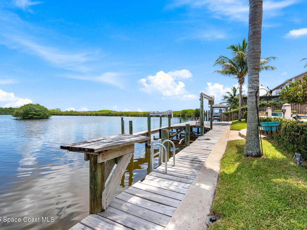 1660 Sandpiper Street, Merritt Island, FL 32952
