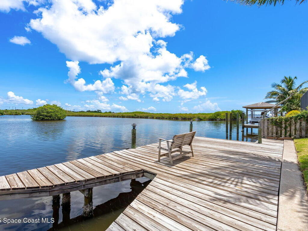 1660 Sandpiper Street, Merritt Island, FL 32952