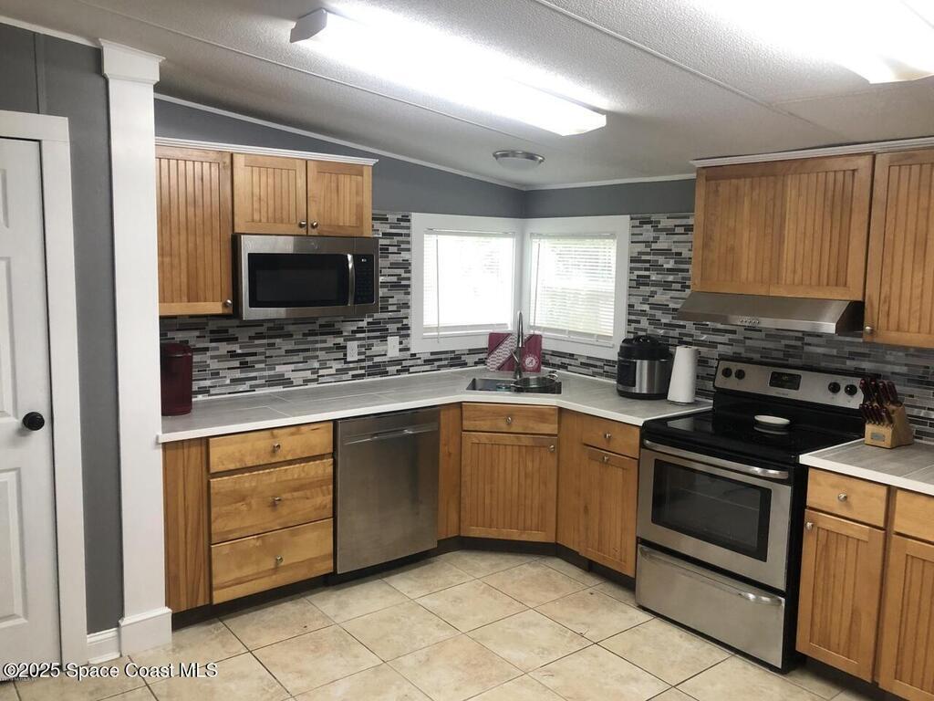 7015 Dunn Avenue, Jacksonville, FL 32218