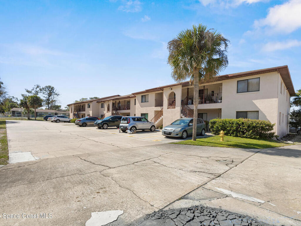 313 La Paloma Lane, Titusville, FL 32780