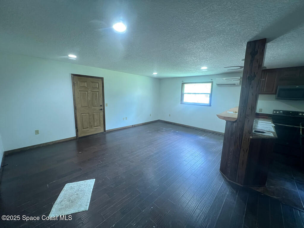 1580 N Division Street, Oviedo, FL 32765