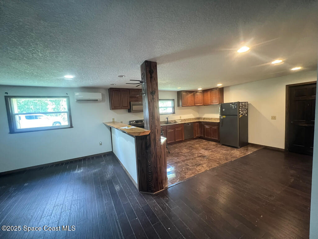 1580 N Division Street, Oviedo, FL 32765