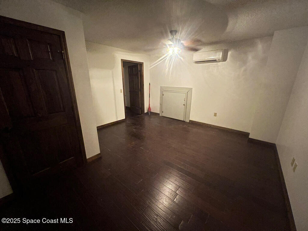 1580 N Division Street, Oviedo, FL 32765