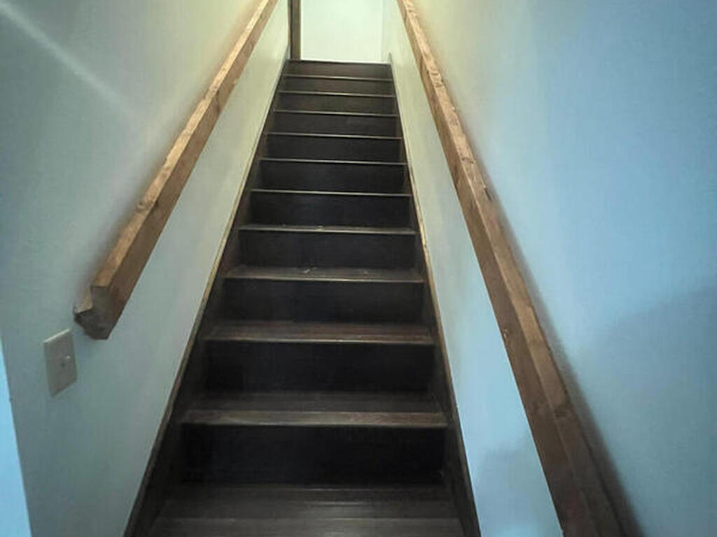 1580 N Division Street, Oviedo, FL 32765