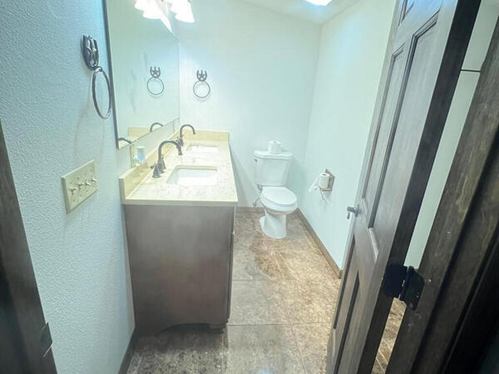 1580 N Division Street, Oviedo, FL 32765