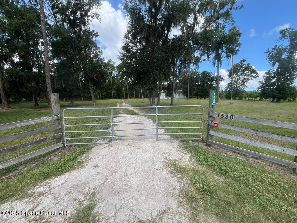 1580 N Division Street, Oviedo, FL 32765