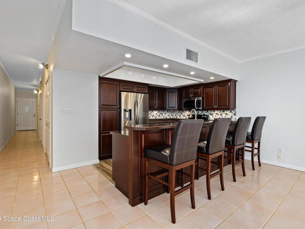 520 S Peninsula Avenue, New Smyrna Beach, FL 32169